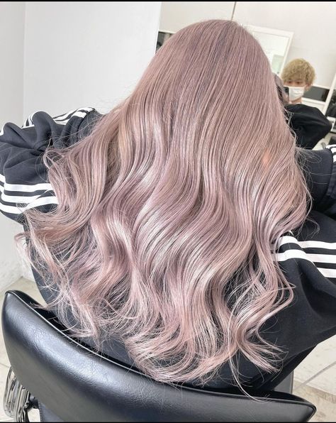 Ig: Hiromu_engol_nagoya Smokey Hair, Beige Blonde Hair, Short Dyed Hair, Ulzzang Hair, Pink Blonde Hair, Beige Hair, Korean Hair Color, Lavender Grey, Cabello Hair