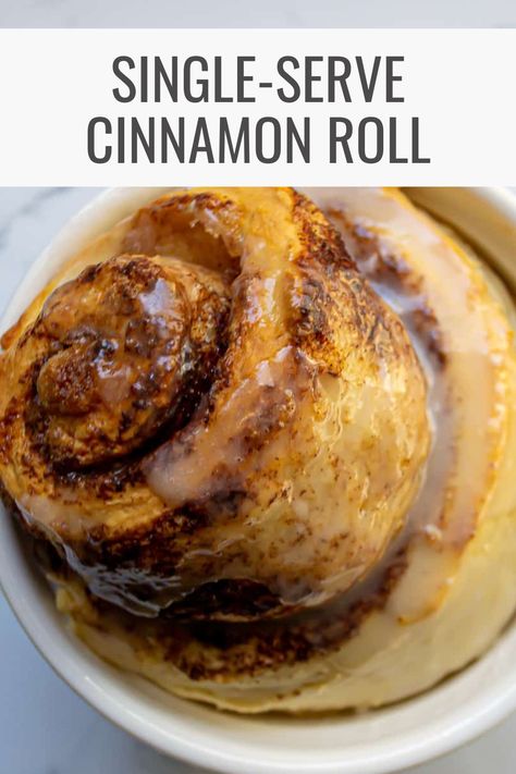 Single Serving Cinnamon Roll, Single Serve Cinnamon Roll, No Yeast Cinnamon Rolls, Cinnamon Roll Icing, Cinnamon Bun Recipe, Cinnamon Roll Recipe, Cinnamon Rolls Easy, Single Serve Desserts, Single Serving Recipes