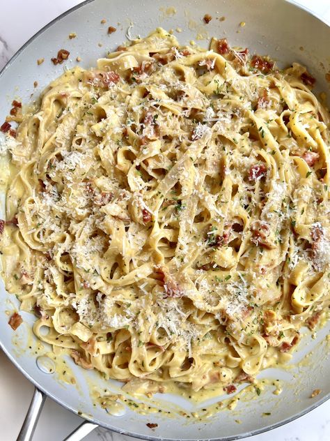 Gluten Free Carbonara Pasta, Gluten Free Carbonara, Cabanara Pasta Recipe Bacon, Cabanara Pasta Recipe, Cabanara Pasta, Violet Cooks, Creamy Carbonara Pasta, Carbonara Creamy, Chicken And Bacon Carbonara