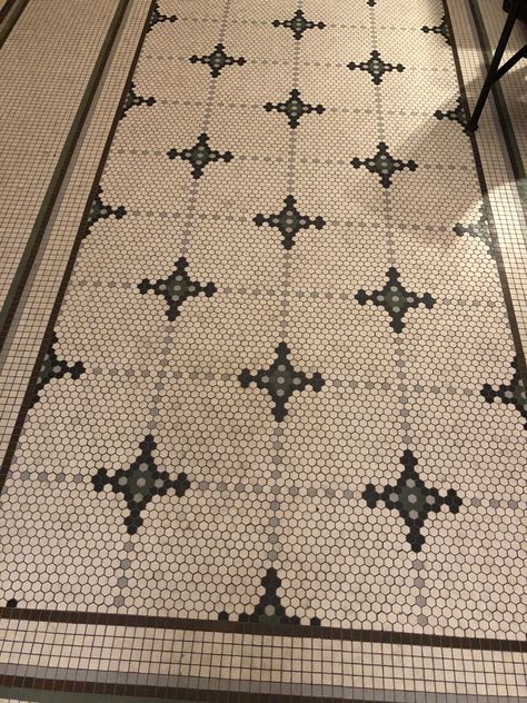 Harlequin Floor Tile, Vintage Penny Tile Bathroom Floor, 2024 Tile Trends, Historic Tile Floor, Black And White Penny Tile Bathroom, Mudroom Tile Floor Ideas, Penny Tile Mosaic, Mosaic Tile Floors, Historical Tile Patterns