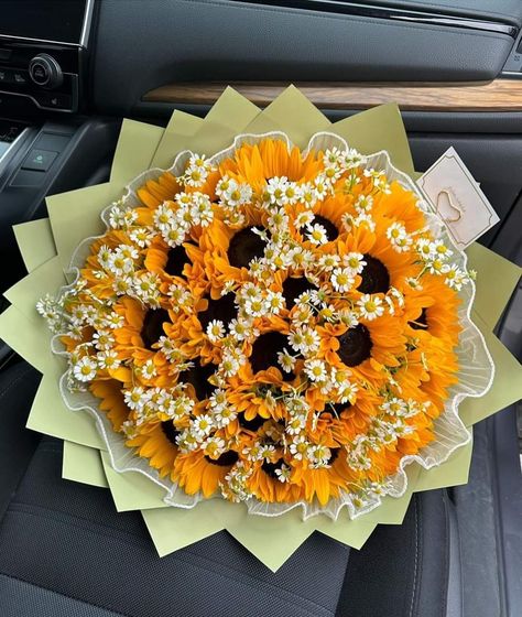 Lillies Bouquet, Flower Aesthetics, Story Ideas Pictures, Rose Bouquet, Pretty Flowers, Flowers Bouquet, Flower Arrangements, Sunflower, Flowers