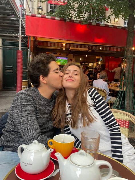 Cafe Pic With Boyfriend, Couples Cafe Photo Poses, Couple Poses At Cafe, Couples Cafe Photo, Cafe Couple Photoshoot Ideas, Couple Aesthetic Pose In Cafe, Cafe Couple Aesthetic, Cafe Photoshoot Ideas Couple, Cafe Couple Poses