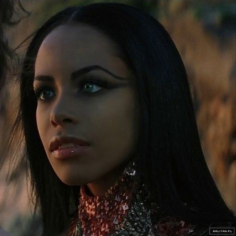 #Akasha 👑 Aaliyah Queen Of The Damned, Queen Akasha, Black Vampire, Aaliyah Dana Haughton, Queen Of The Damned, Aaliyah Style, The Vampire Chronicles, Vampire Chronicles, Aaliyah Haughton