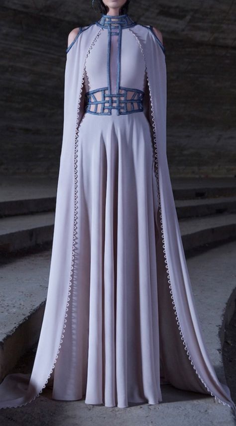 Spring Court Dress Aesthetic, Game Of Thrones Wardrobe, Game Of Thrones Dresses Aesthetic, Game Of Thrones Wedding Dress Inspiration, Game Of Thrones Aesthetic Outfits, Game Of Thrones Dress Aesthetic, Game Of Thrones Outfit Ideas, Game Of Thrones Dress Gowns, Game Of Thrones Outfit Dresses