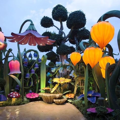 Fairy Set Design, Pixie Hollow Aesthetic, The Matterhorn, Pixie Fairy, Disney Wiki, Pixie Hollow, Hong Kong Disneyland, Meet And Greet, Disney Fairies