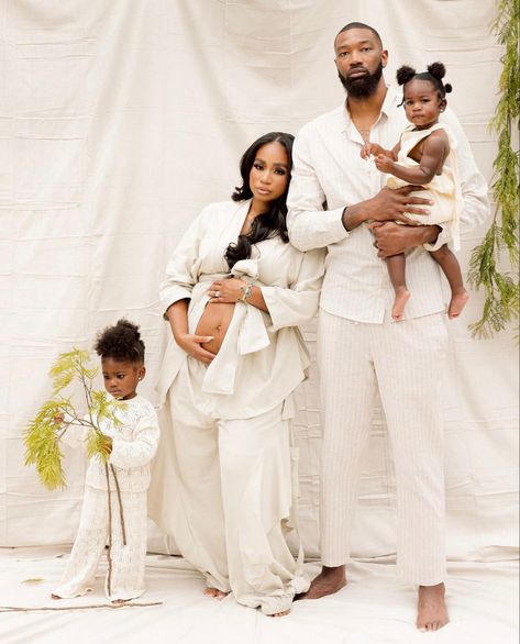 Neutral Color Maternity Photos, Family Photoshoot Black People, Black Family Photoshoot Picture Ideas, Family Pregnancy Photoshoot, Maternity Shoot Outfit, Maternity Studio Photoshoot, Christening Outfits, Family Maternity Pictures, Black Motherhood