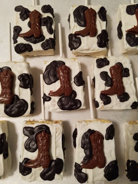 Western theme rice krispies Desserts For Western Theme Party, Western Rice Krispie Treats, Cowboy Rice Krispie Treats, Western Cake Pops, Salty Cowgirl, Event Snacks, Western Theme Cakes, Western Desserts, Rodeo Baby Shower