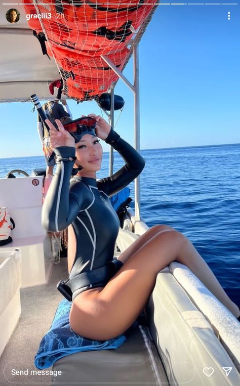 Scuba Diving Aesthetic, Diving Aesthetic, Free Dive, Wetsuit Women, Scuba Gear, Scuba Girl, Free Diving, Womens Wetsuit, Beautiful Bugs