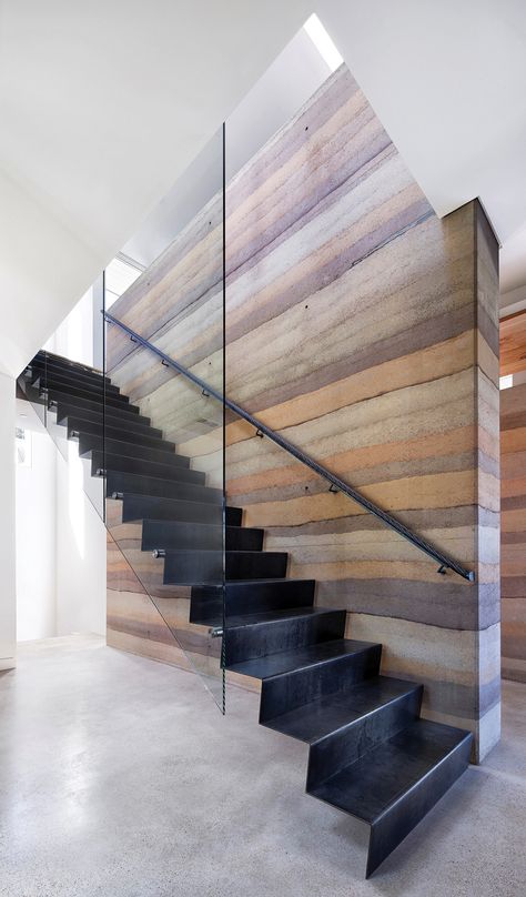 Cantilever Stairs, Rammed Earth Homes, Traditional Staircase, Escalier Design, Glass Stairs, New Staircase, Glass Staircase, Stairs Architecture, Stairs Design Modern