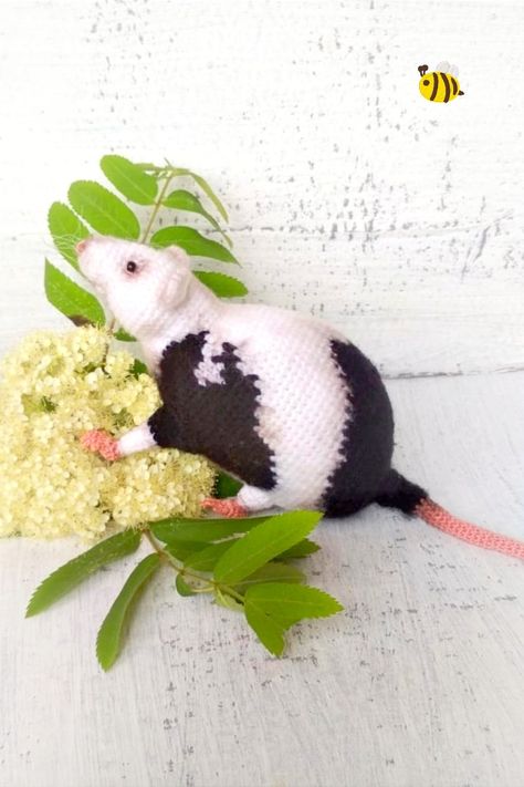 Black and white mouse toy crocheted handmade for gift Rat Amigurumi, Ugly Rat, Realistic Amigurumi, Crochet Realistic, Crocheted Mouse, Crochet Rat, Chinese Horoscope, Rat Toys, Riff Raff