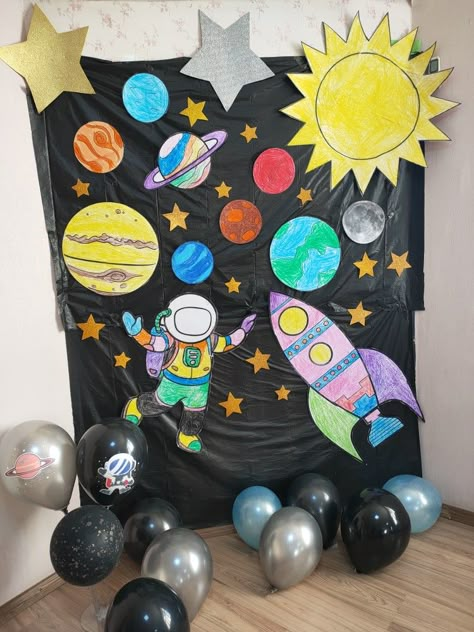 Earth Science Projects, Easter Kindergarten, Tata Surya, Kindergarten Decorations, Theme Board, Astronaut Party, Farm Preschool, Kindergarten Themes, Preschool Activities Toddler