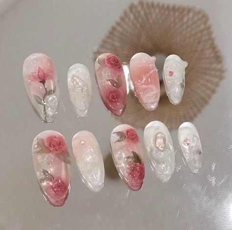 White Rose Nails, Nails Flowers, Fantasy Nails, Cute Simple Nails, Floral Nail Designs, Subtle Nails, Nail Design Inspiration, Pretty Gel Nails, Really Cute Nails