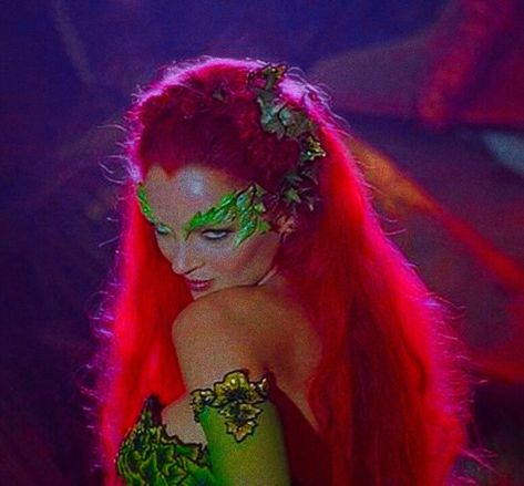 Una Thurman Poison Ivy, Crochet Poison Ivy, Poison Ivy Live Action, Copper Hair Costume Ideas, Poison Ivy Hair Hairstyles, Poison Apple Costume, Poison Ivy Quotes, Poison Ivy Hair, Poison Costume