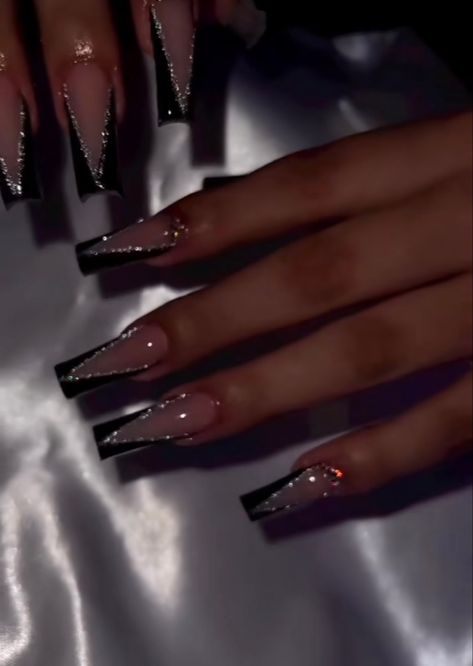 Black And Silver Bling Nails, Latina Nails Black, Dark Prom Nails, Black Wedding Nails For Bride, Black Prom Nails Acrylic, Silver Birthday Nails, Black Nude Nails, Black Wedding Nails, Black Prom Nails