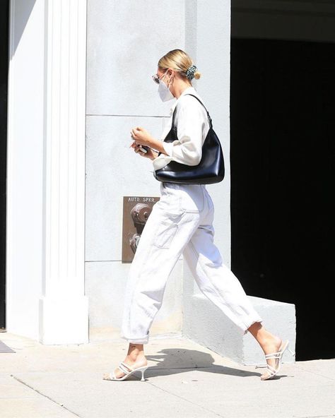 Byfar Bag, Haley Baldwin, Genevieve Morton, Joe Dirt, Hailey Baldwin Style, Bag Outfit, Hailey Baldwin, Business Meeting, Hailey Bieber