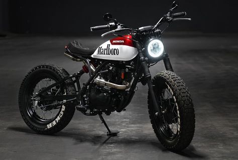 Honda Scrambler #CafeRacer Honda Scrambler, Tracker Motorcycle, Custom Sportster, Мотоциклы Cafe Racers, Retro Cafe, Cafe Racer Build, Scrambler Motorcycle, Street Tracker, Cafe Racer Bikes