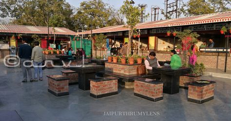 Open Air Food Court Design, Open Air Food Court, Open Food Court Design, Food Park Design Ideas, Outdoor Food Court, Local Food Shop, Food Court Design, Food Kiosk, Food Park