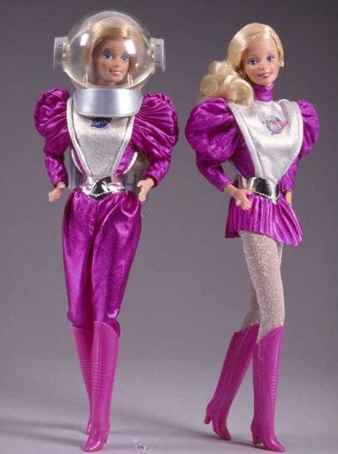 1980s Barbie Dolls, Barbie Photos, 80s Party Outfits, 1980s Barbie, Barbie 80s, Astronaut Costume, Barbie Signature, Diy Costumes Kids, Barbie Costume