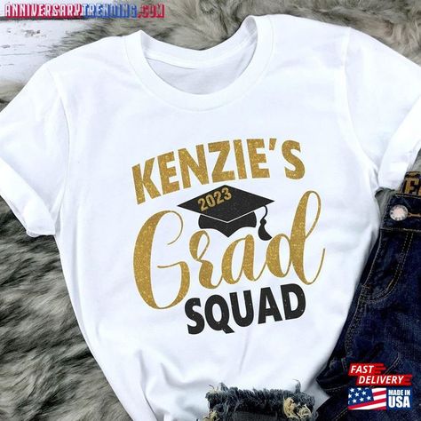 Senior Graduation Shirts For Family, Grad Shirts For Family, Graduation Shirt Ideas For Family, College Shirt Ideas, High School Graduation Shirts, Family Graduation Shirts, Graduation Shirts For Family, Graduation Shoot, Senior Szn