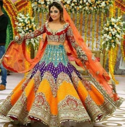 भारतीय दुल्हन संबंधी, Orang India, डिजाइनर कपड़े, Indian Lehenga Choli, Wedding Lehenga Designs, Bridal Lehenga Collection, Bridal Dresses Pakistan, Designer Bridal Lehenga, Gaun Fashion