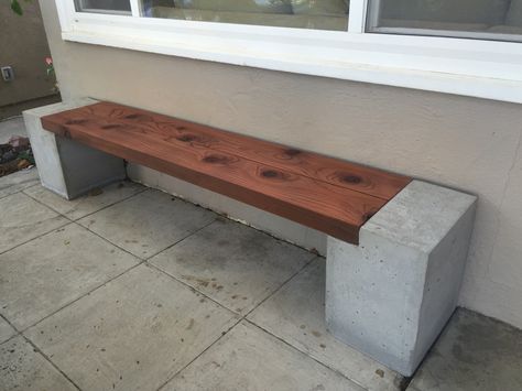 The completed modern bench - full instructions at the link... Block Furniture, Cinder Block Bench, Wood Bench Outdoor, Diy Wood Bench, Diy Bench Outdoor, Concrete Bench, Patio Bench, Concrete Garden, Diy Bench