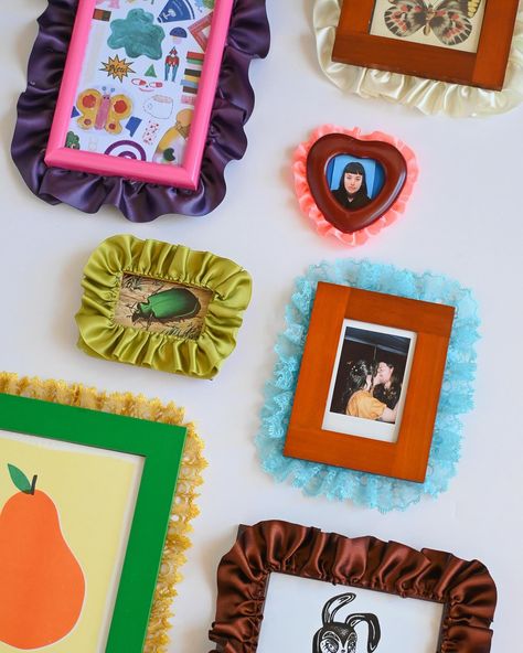 Swipe to see the before 🎀♻️ A little Frilly Frames tutorial is now up on diydaisy.com for your next crafternoon project! #DIYFrillyFrame Space Party Crafts, Decorated Picture Frames, Upcycle Frames, Diy Daisy, Instax Frame, Frames Diy, Mini Photo Frames, Diy Photo Frames, Frame Diy