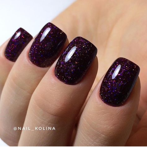 Glitter Dark Purple Nails, Wine Colored Dip Nails, Plum Glitter Nails, Dark Purple Sparkle Nails, Dark Purple Dip Nails, Dark Purple Sparkly Nails, Dark Purple Nails With Glitter, Dark Purple And Black Nails, Dark Glitter Nails