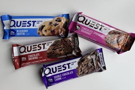 Quest Bar Review - Are These a Good Choice? Protein Bar Aesthetic, Basketball Diet, Quest Bar Cookies, Protein Bar Brands, Gym Snacks, Recovery Meals, Pure Protein Bars, Quest Protein Bars, Quest Bars