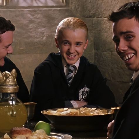 Slytherin Outfit, Drako Malfoy, Scorpius Malfoy, Draco Malfoy Hot, Draco Malfoy Aesthetic, Harry Potter Icons, Tom Felton Draco Malfoy, Lucius Malfoy, Harry Potter Draco Malfoy