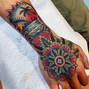 Hand Tattoo Images, Traditional Hand Tattoo, Hand Tattoo Designs, Traditional Tattoo Sleeve, Traditional Tattoo Design, Traditional Tattoo Flash, American Traditional Tattoo, Traditional Tattoos, School Tattoo