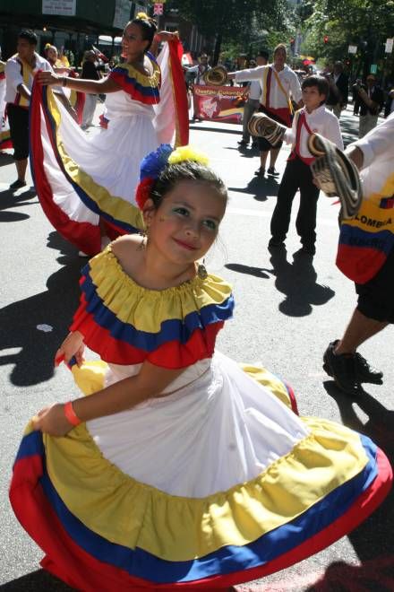 niña bailando Venezuelan Clothing, Folkloric Dress, Colombian Culture, Brazil Culture, Columbia Dresses, Culture Day, Mexican Outfit, Folk Dresses, Girl Inspiration