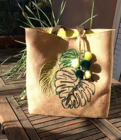 Shoppers Bag, Jute Bags Design, Canvas Bag Design, Jute Tote Bags, Summer Tote Bags, Painted Bags, Jute Bag, Monstera Leaves, Embroidery Bags