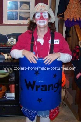 Rodeo Clown Costume with Barrel: I first started with the clothes I would wear for this rodeo clown costume.  I made the skirt out of an old pair of my husband's wranglers... Diy Rodeo Clown Costume, Rodeo Clown Costume, Rodeo Clown, Clown Photos, Clown Costumes, Clown Halloween Costumes, Parade Ideas, Rodeo Girls, Halloween 5