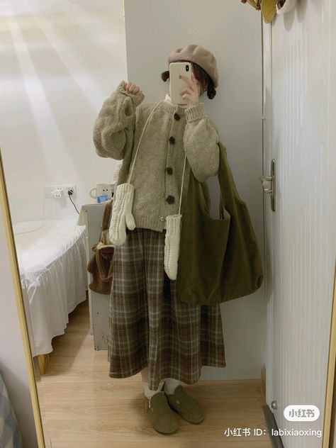 Grandma Chic Outfit, Grandma Clothes Outfits, Granny Aesthetic Outfits, Grandma Fashion Aesthetic, Grandma Clothes Aesthetic, Grandma Fits, Grandma Core Outfit, Grandma Aesthetic Outfit, Grandmacore Outfit