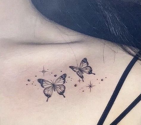 Tattoo Papillon, Miniature Tattoos, Pretty Hand Tattoos, Small Pretty Tattoos, Petite Tattoos, Tatuaje A Color, Cute Small Tattoos, Stylist Tattoos, Small Hand Tattoos