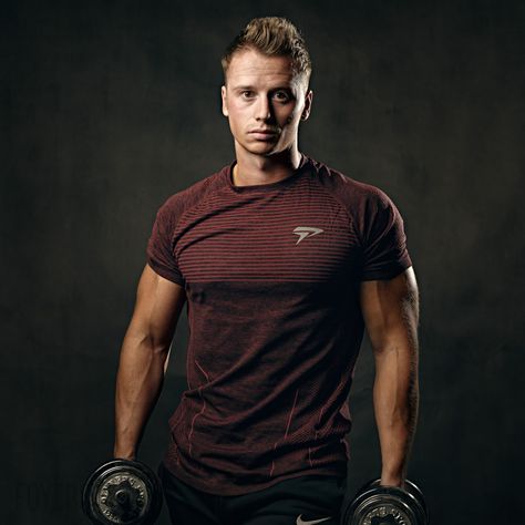 Crossfit Studio, Athleisure Photoshoot, Crossfit Photography, Fitness Portrait, Gym Photoshoot, Sport Photoshoot, Pe Teacher, Mens Photoshoot Poses, Photoshoot Studio