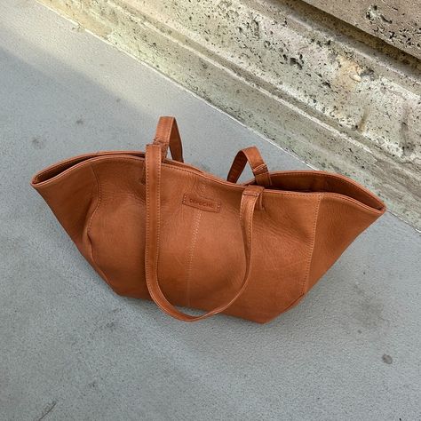 Carry timeless style wherever you go with our luxe shopper bag in colour Cognac 🤎 #depecheeu #leathershopper #newin #musthave #classicbag Classic Bags, Shopper Bag, Timeless Style, Cognac, Timeless Fashion, Must Haves, Leather, Color