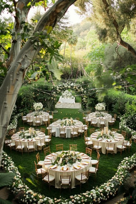 Backyard Wedding 80 People, Pretty Backyard Wedding, Small Wedding Theme Ideas, Timeless Backyard Wedding, Backyard Wedding Layout, Backyard Wedding Table Set Up, Luxury Backyard Wedding, Engaged Photoshoot, Garden Backyard Wedding