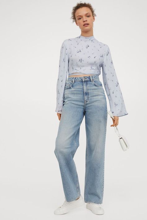 Loose Straight High Jeans - Light denim blue - Ladies | H&M US Loose Jeans Outfit, Straight Jeans Outfit, Loose Straight Jeans, Loose Jeans, Washed Denim, Light Blue Denim, Light Denim, Blue Denim Jeans, Denim Blue