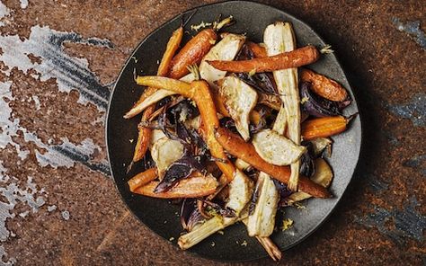 Thyme-roasted root vegetables recipe Greens And Potatoes, Root Vegetables Recipes, Side Salads, Breakfast Party Foods, Roasted Parsnips, Stuffed Turkey, Vegetable Medley, Roasted Root Vegetables, Root Vegetable