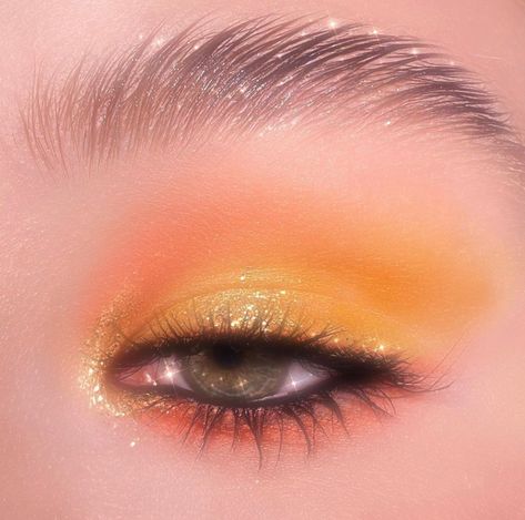 Coral Makeup, Boho Makeup, Yellow Makeup, Bright Eyeshadow, Yellow Eyeshadow, Smokey Eye Makeup Tutorial, Colorful Eye Makeup, Creative Makeup Looks, Photo Makeup