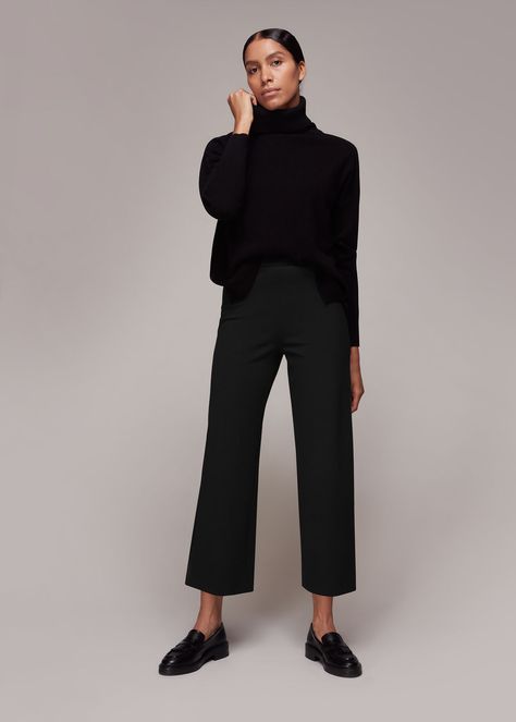 Black Wide Pants Outfit Classy Work, Wide Leg Dress Pants Outfit Work, Black Cropped Trousers Outfit, Wide Black Trousers Outfit, Cropped Black Pants Outfit, Ankle Trousers Outfit, Black Wide Leg Trousers Outfit Work, Black Wide Pants Outfit Classy, How To Style Black Trousers