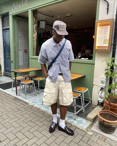 Pleated Shorts Outfit, Earthy Men, Cap Outfit Men, Mens Fits, Hard Fits, Fit Board, Cap Outfit, Mens Shorts Outfits, Men's Summer Fashion