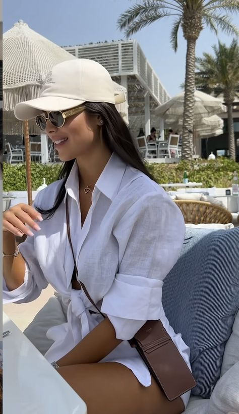 Japan Trip Outfit Summer, Fort Lauderdale Outfits, Marbella Outfits, Hat Outfit Summer, Casual Beach Outfit, Pool Outfits, Vacation Outfits Women, Classy Outfits For Women, Foto Poses