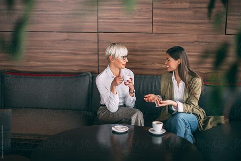 Casual Business Meeting by Studio Firma for Stocksy United Coffee Meeting, Brand Messaging, Business Photoshoot, Branding Photoshoot Inspiration, Corporate Photography, Business Portrait, Business Photos, Branding Photoshoot, Business Meeting