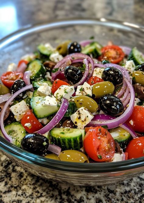 Recipestep Special Salad, Classic Greek Salad, Easy Mediterranean Diet Recipes, Healthy Food Menu, Fresh Salad Recipes, Easy Healthy Lunches, Cucumber Recipes Salad, Best Salad Recipes, Healthy Food Dishes