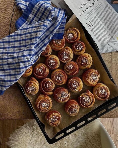 Swedish Aesthetic, Sweden Aesthetic, Sommer Mad, Scandinavian Lifestyle, Scandinavian Aesthetic, Healthy Food Motivation, Cute Food, Scandinavia, Cinnamon Rolls