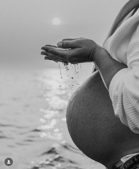 Maternity Photoshoot In Bed, Sand Maternity Shoot, Maternity Pics At The Beach, Yoga Maternity Photos, Beyonce Maternity Shoot, Maternity Boudiour Beach, Maternity Photo Prompts, Beach Maternity Photos In Water, Beach Baby Bump Photo Ideas