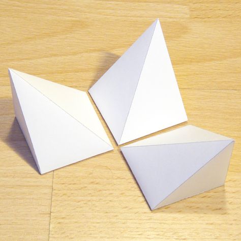 three pyramids in a cube Paper Structure, Instruções Origami, Architecture Concept Drawings, Internal Design, 3d Origami, Paper Model, Seashell Crafts, Origami Art, Paper Models