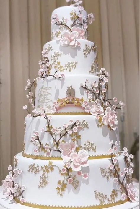 Wedding Cake Sakura, Fantasy Wedding Cake Ideas, Sakura Wedding Cake, Sakura Wedding Theme, Beautiful Wedding Cakes Unique, Japanese Wedding Cake, Quinceanera Cake Ideas, Quince Cake Ideas, Fairy Wedding Cake